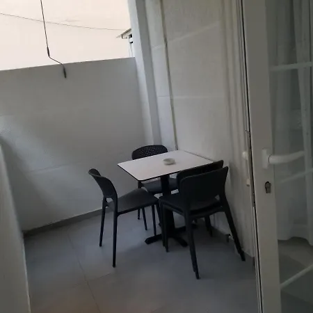 Ujvara 2 Otel Golem (Tirana)