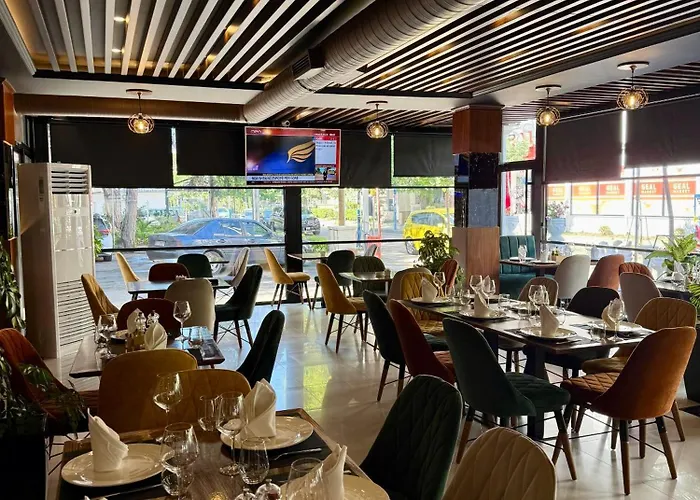 Ujvara Hotell Golem (Tirana)